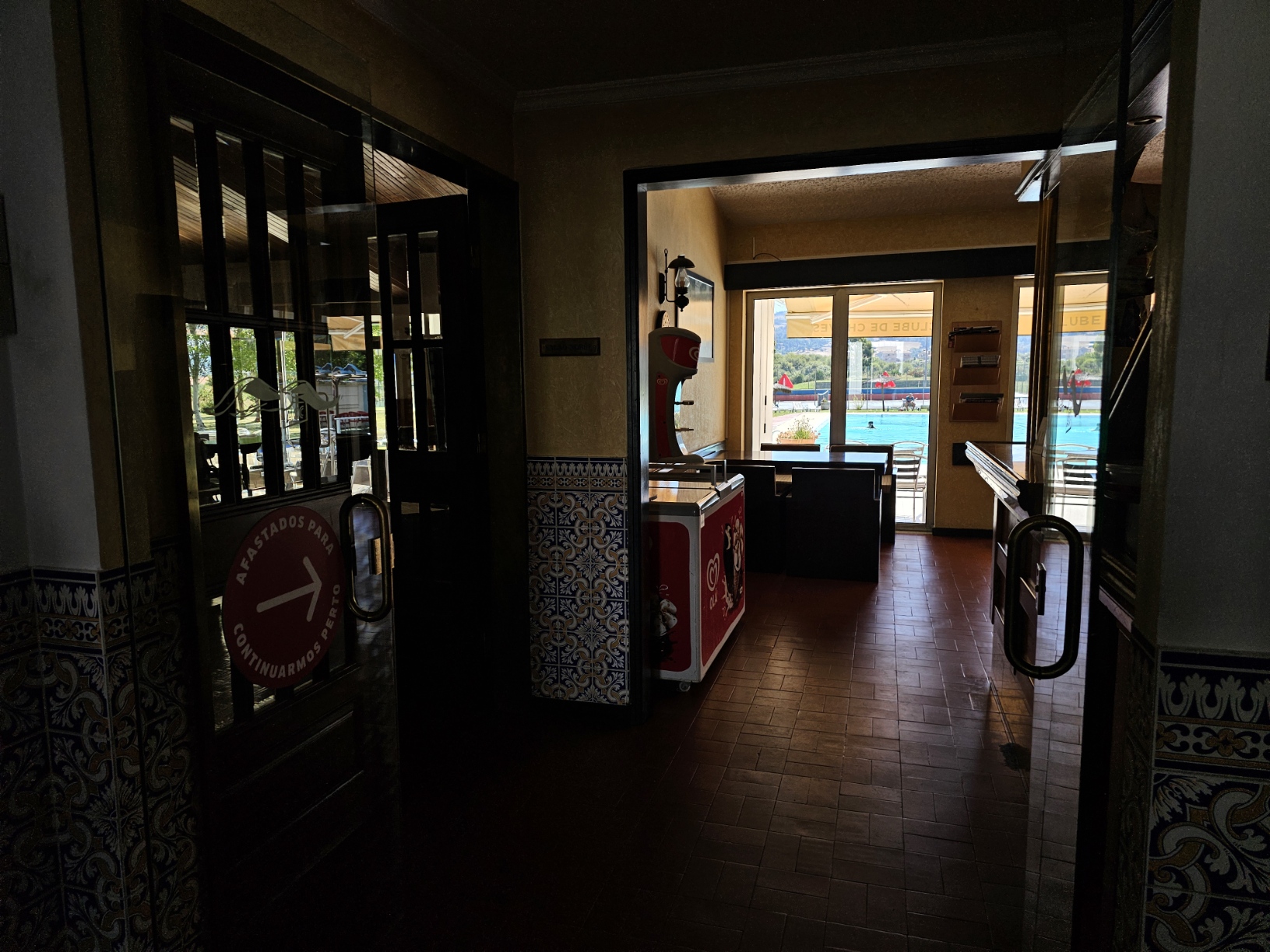 Interior De Bar E Sala De Estar